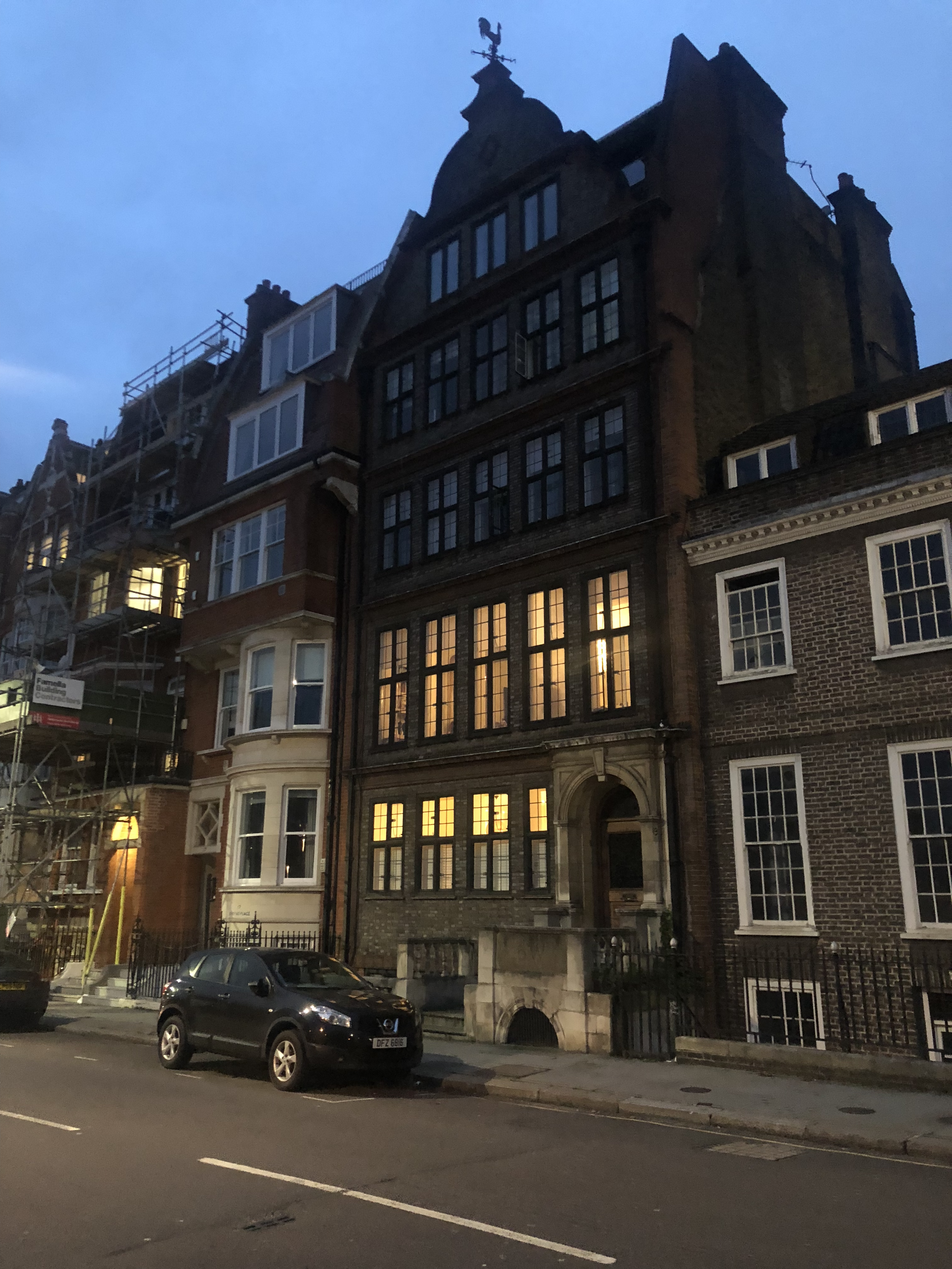 Old House on Cheyne Place, Chelsea, London, 2018.